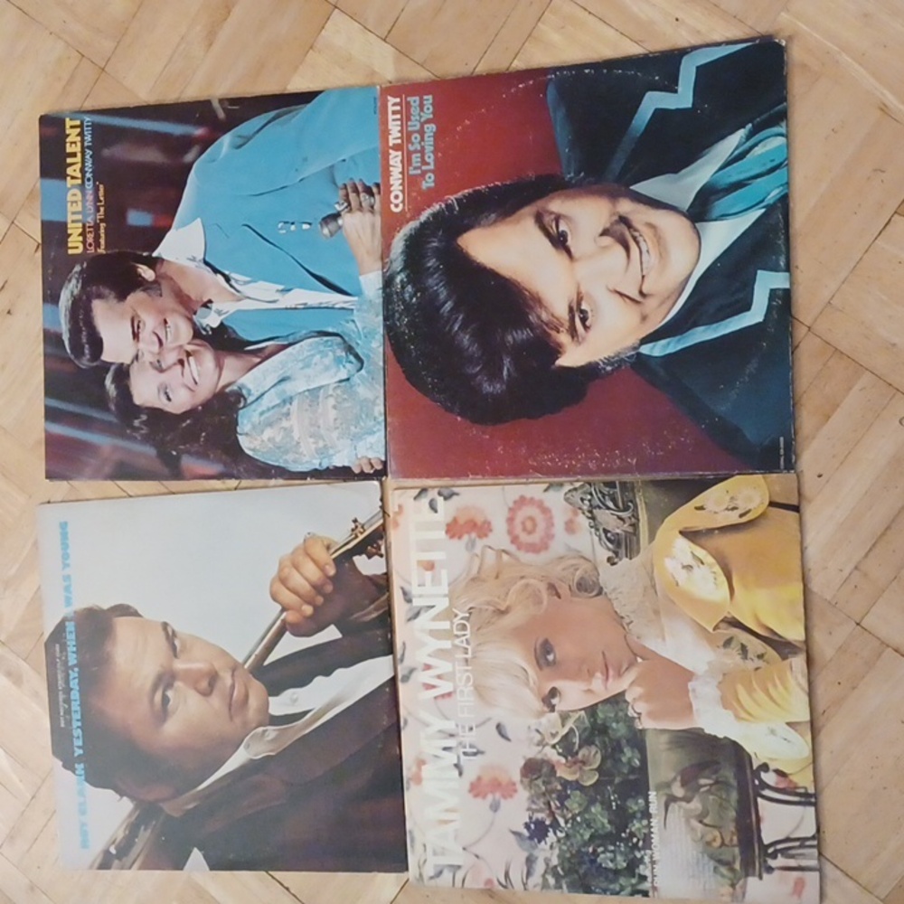Country music albums Loretta Lynn, Conway Twitty, Tammy Wynette, Roy Cla…